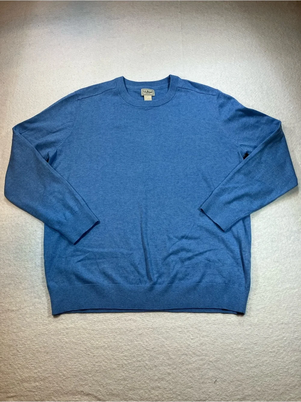 L.L. Bean Men's Heathered Blue Crewneck Sweater‎